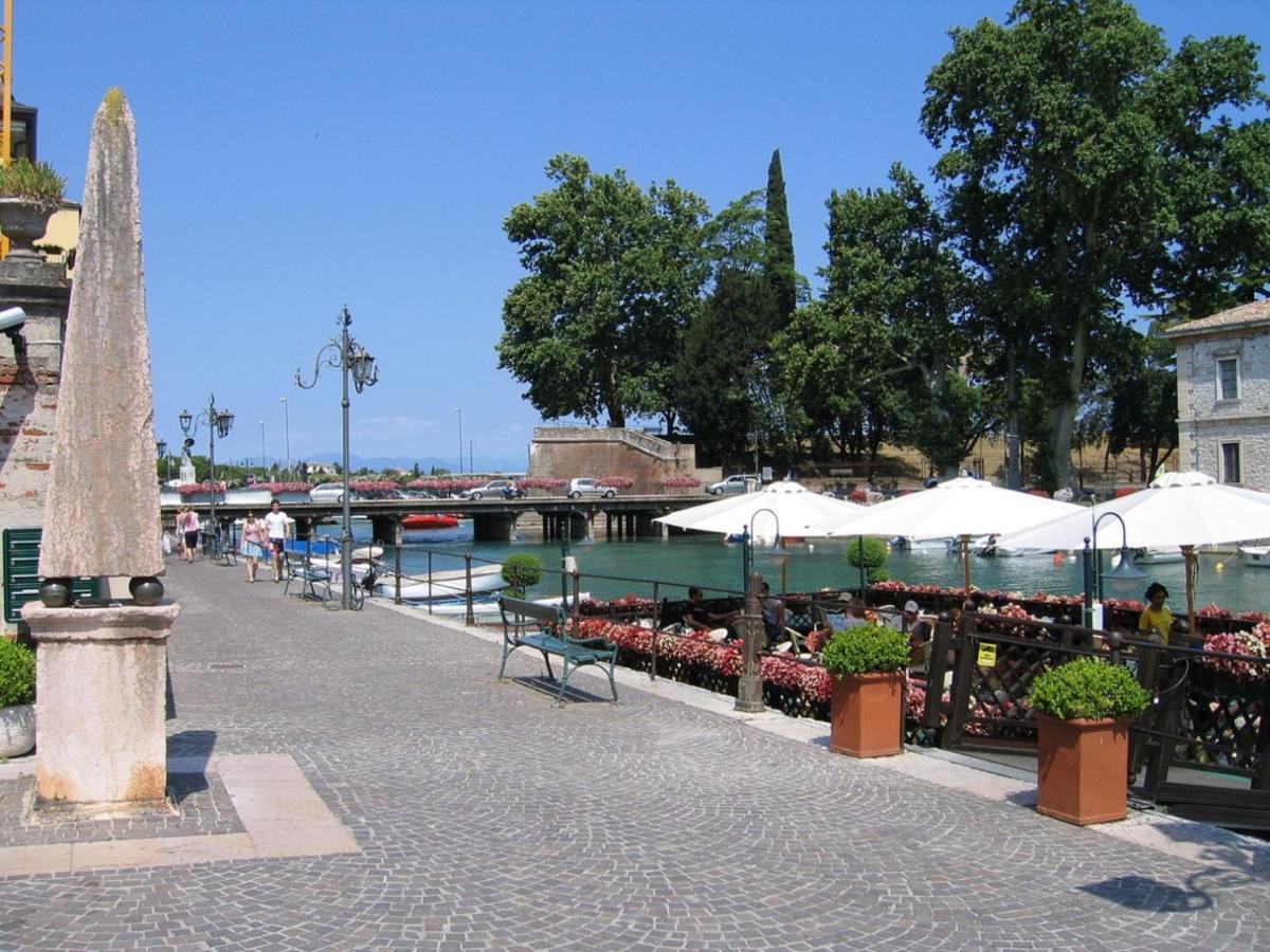 Appartamento "Il Vicolo" Πεσκιέρα ντελ Γκάρντα Εξωτερικό φωτογραφία