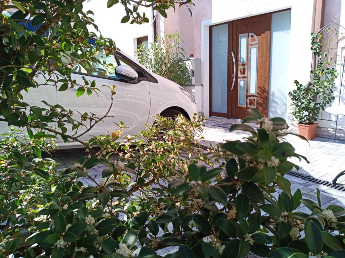 Appartamento "Il Vicolo" Πεσκιέρα ντελ Γκάρντα Εξωτερικό φωτογραφία